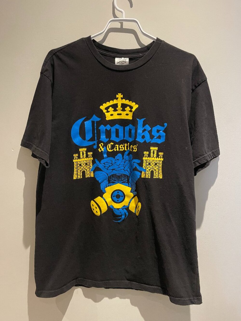Crooks & Castles Graphic T-Shirt Black Blue Yellow Size M